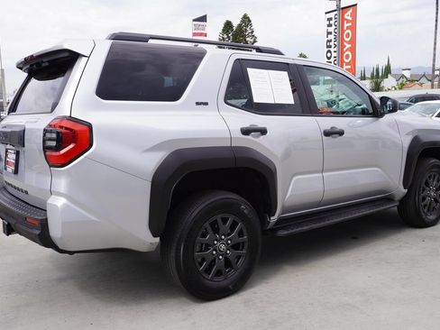 Certified 2025 Toyota 4Runner SR5 AWD/4WD image 7