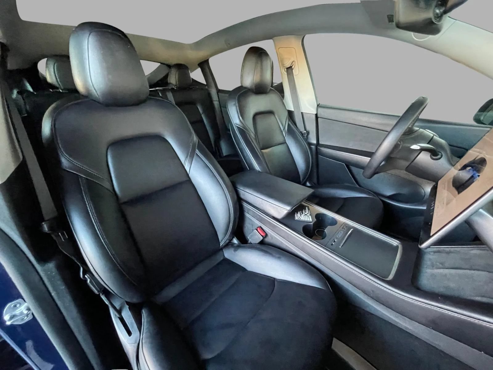 Used 2022 Tesla Model Y Long Range AWD/4WD image 3