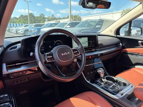 Used 2024 Kia Carnival SX Prestige image 12