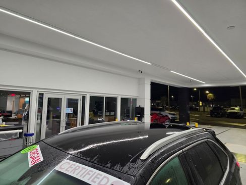 Used 2019 Ford Edge SEL w/ Equipment Group 201A FWD image 11