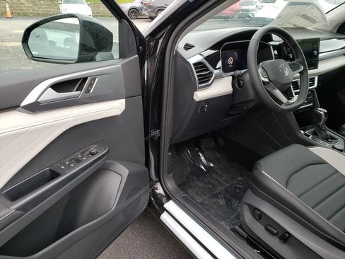New 2026 Volkswagen Taos SEL AWD/4WD image 6