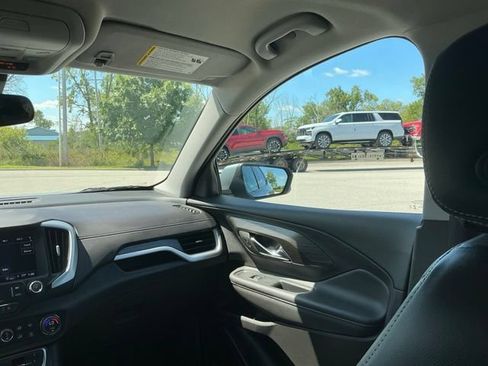 Used 2023 GMC Terrain SLT w/ Infotainment Package II FWD image 28