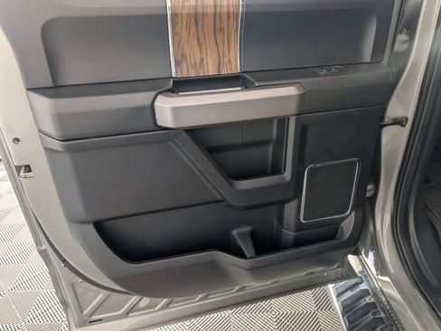 Used 2019 Ford F150 Lariat w/ Equipment Group 501A Mid AWD/4WD image 29