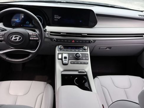 Used 2025 Hyundai Palisade SEL FWD image 17