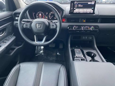 Used 2025 Honda Pilot EX-L image 9