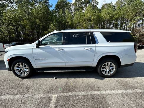Used 2023 Chevrolet Suburban Premier image 4