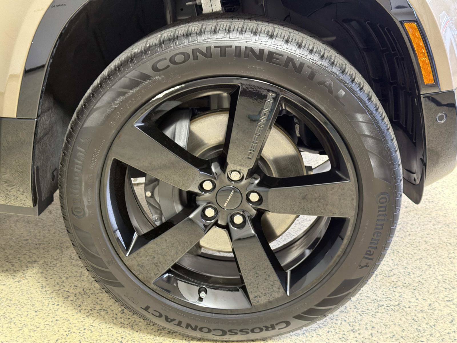 Used 2026 Land Rover Defender 110 X-Dynamic SE AWD/4WD image 9