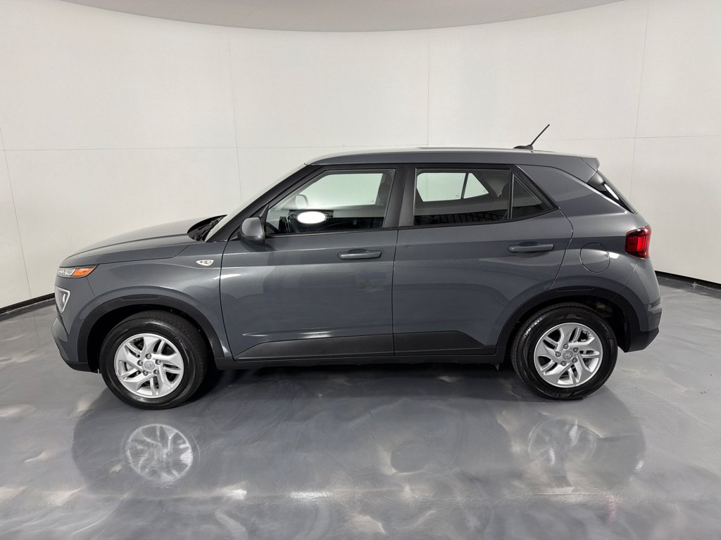 Used 2026 Hyundai Venue SE FWD image 8