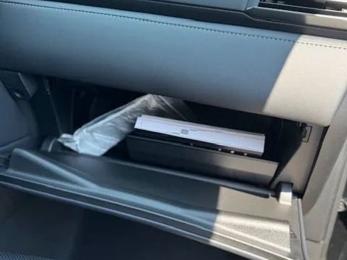 Used 2025 Lexus LX 700h Luxury image 11