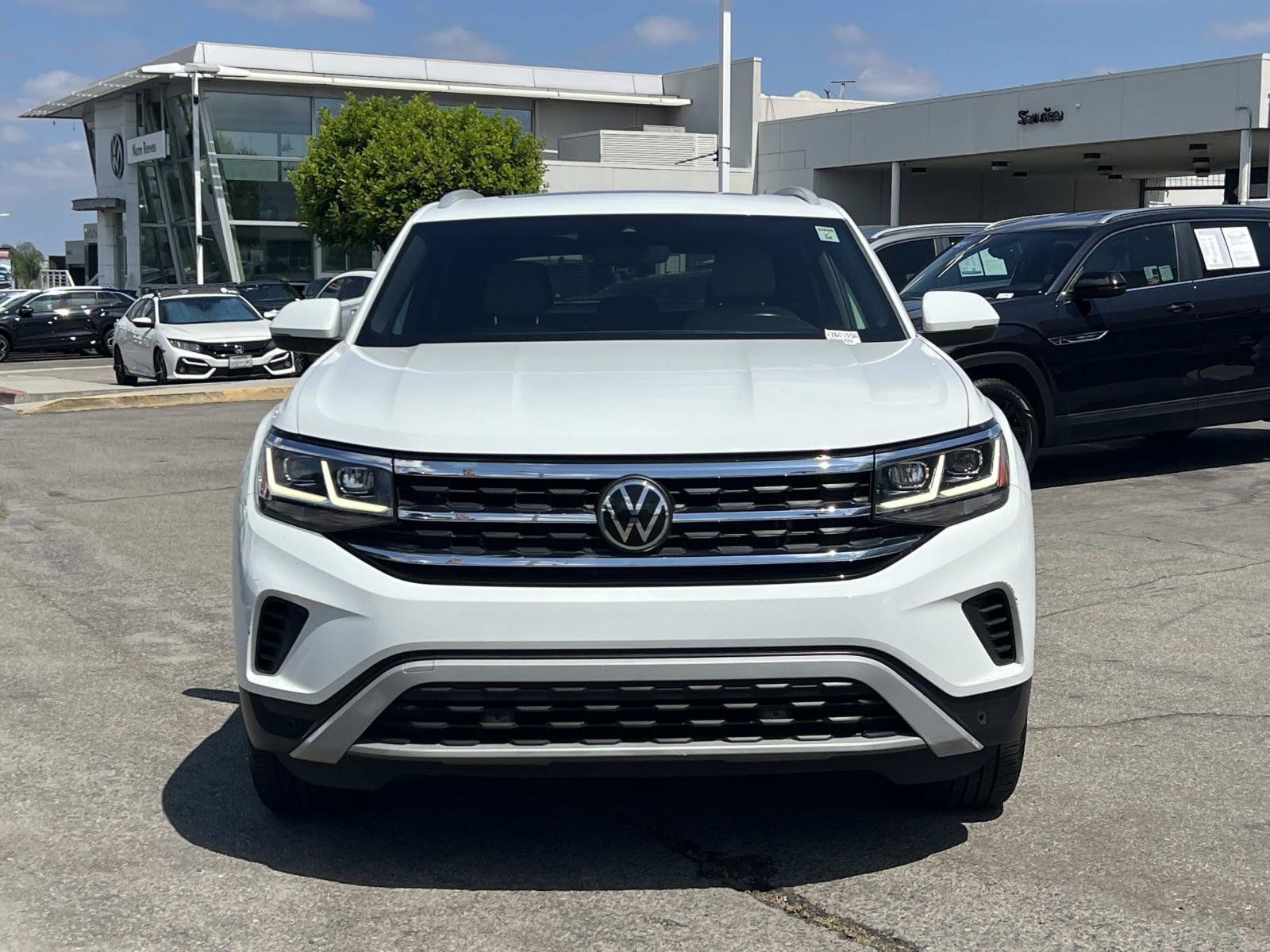 Used 2020 Volkswagen Atlas Cross Sport SEL AWD/4WD image 4