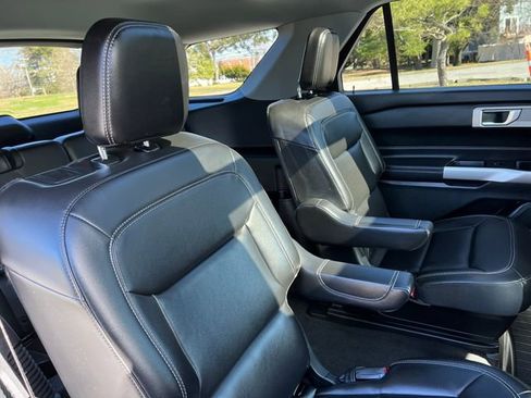 Used 2023 Ford Explorer XLT w/ Equipment Group 202A image 31