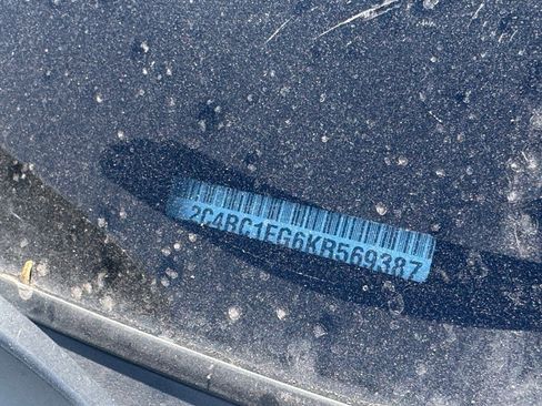 Used 2019 Chrysler Pacifica Touring-L Plus w/ S Appearance Package image 9