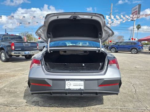 Used 2026 Hyundai Elantra SE image 27