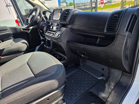 Used 2023 RAM ProMaster 2500 FWD image 18