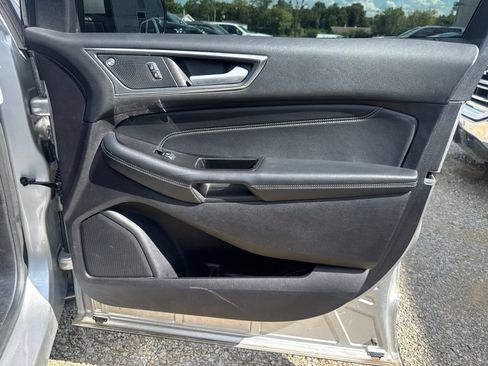 Used 2019 Ford Edge Titanium w/ Equipment Group 301A FWD image 29