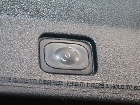 Used 2018 Ford Explorer XLT w/ Equipment Group 202A image 49