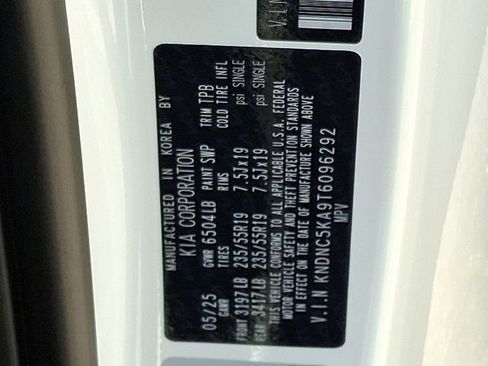 New 2026 Kia Carnival EX FWD image 20