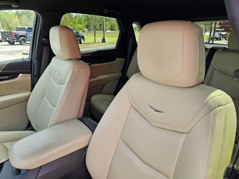 Used 2018 Cadillac XT5 FWD image 18