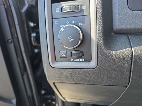 Used 2017 RAM 1500 Express w/ Express Value Package image 27