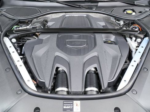 New 2026 Porsche Panamera 4 E-Hybrid image 36