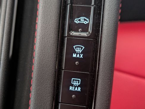 Used 2025 Chevrolet Corvette Stingray Coupe w/ 1LT image 22