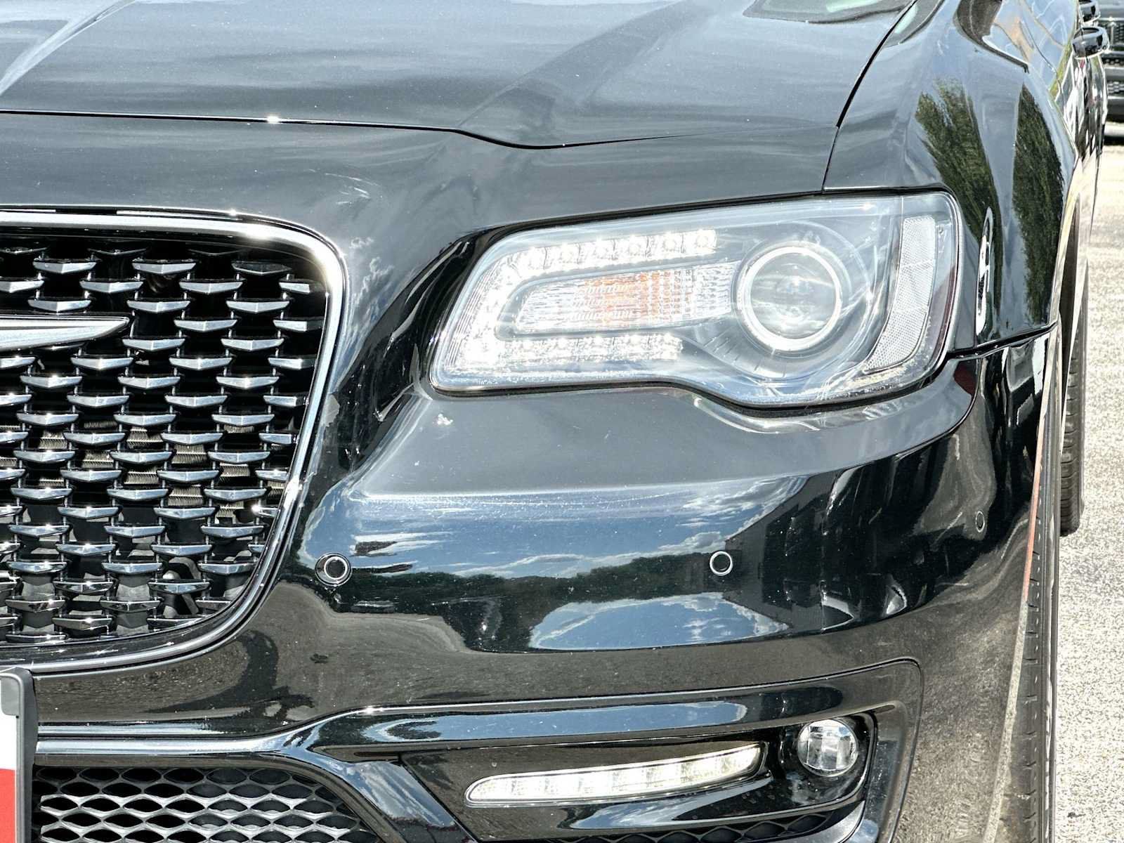 Used 2023 Chrysler 300 Touring L AWD/4WD image 16