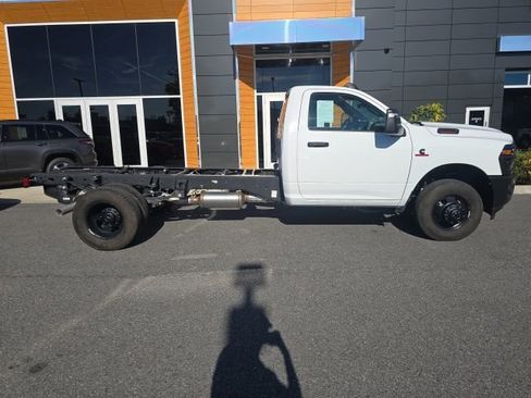 Used 2025 RAM 3500 Tradesman image 7