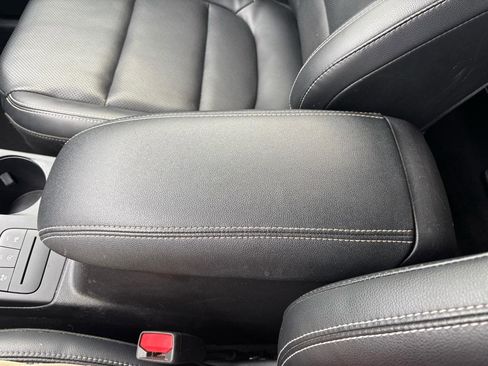 Used 2022 Ford Escape Titanium w/ Class II Trailer Tow Package image 26