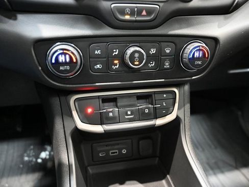 Used 2024 GMC Terrain Denali w/ Denali Premium Package image 17