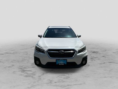 Used 2018 Subaru Outback 3.6R Touring AWD/4WD image 3