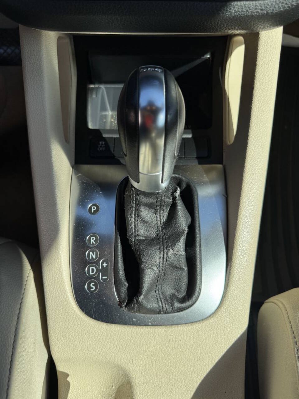 Used 2012 Volkswagen Eos Komfort FWD image 18