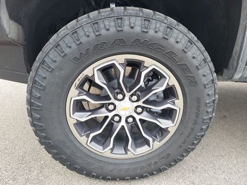 Used 2022 Chevrolet Colorado ZR2 image 17