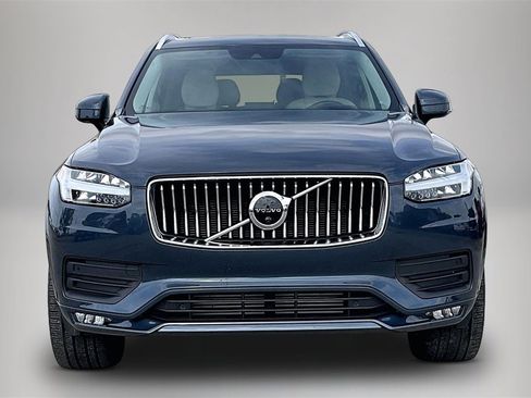 Used 2022 Volvo XC90 T6 Momentum w/ Advanced Package image 3