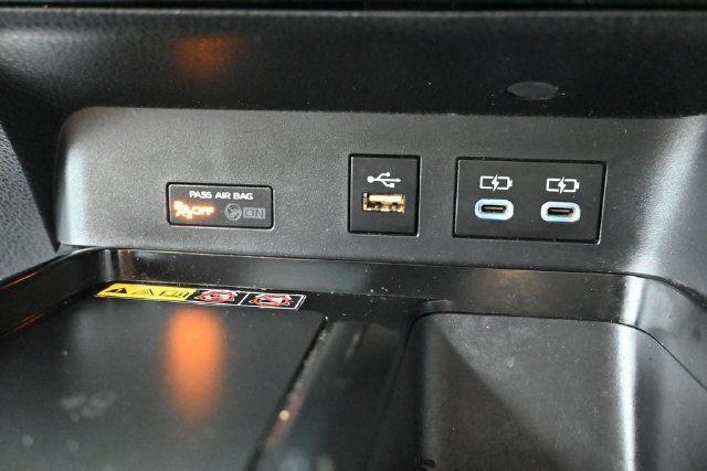 Used 2025 Toyota Camry SE w/ Convenience Package FWD image 25
