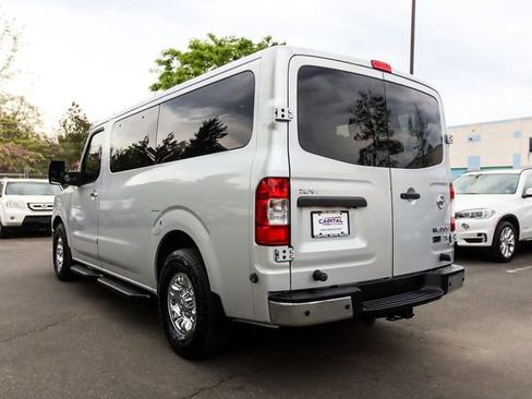 Used 2016 Nissan NV 3500 SL RWD image 2