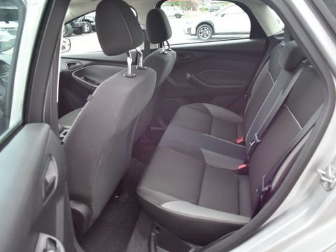 Used 2012 Ford Focus SE FWD image 25