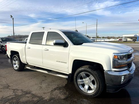Used 2018 Chevrolet Silverado 1500 LT w/ LT Eassist Package image 14