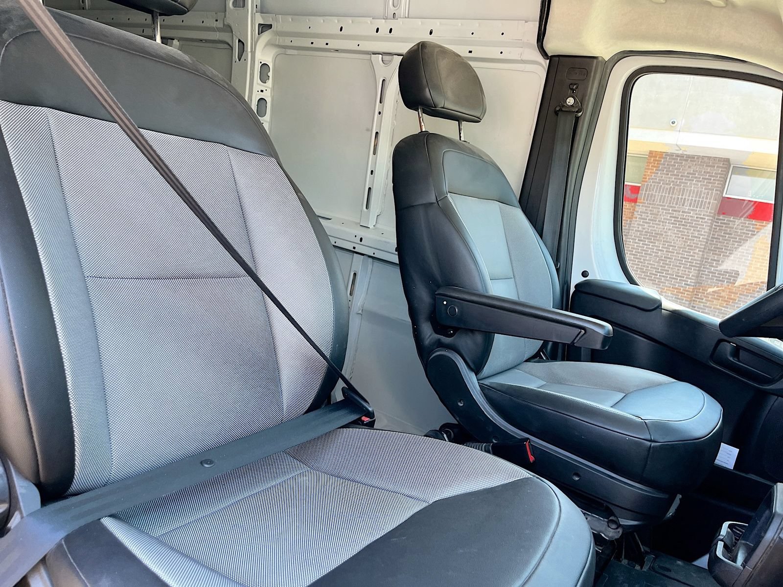 Used 2024 RAM ProMaster 2500 w/ Convenience Group FWD image 23