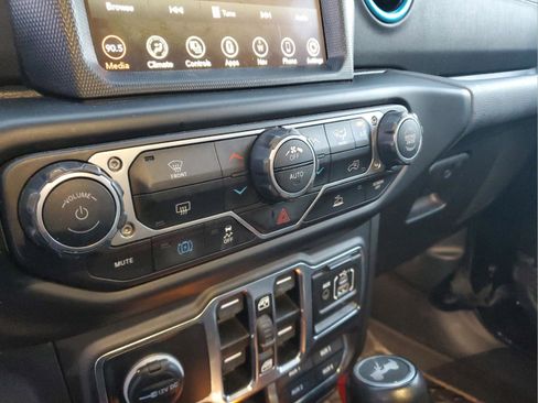 Used 2023 Jeep Wrangler Sahara image 20