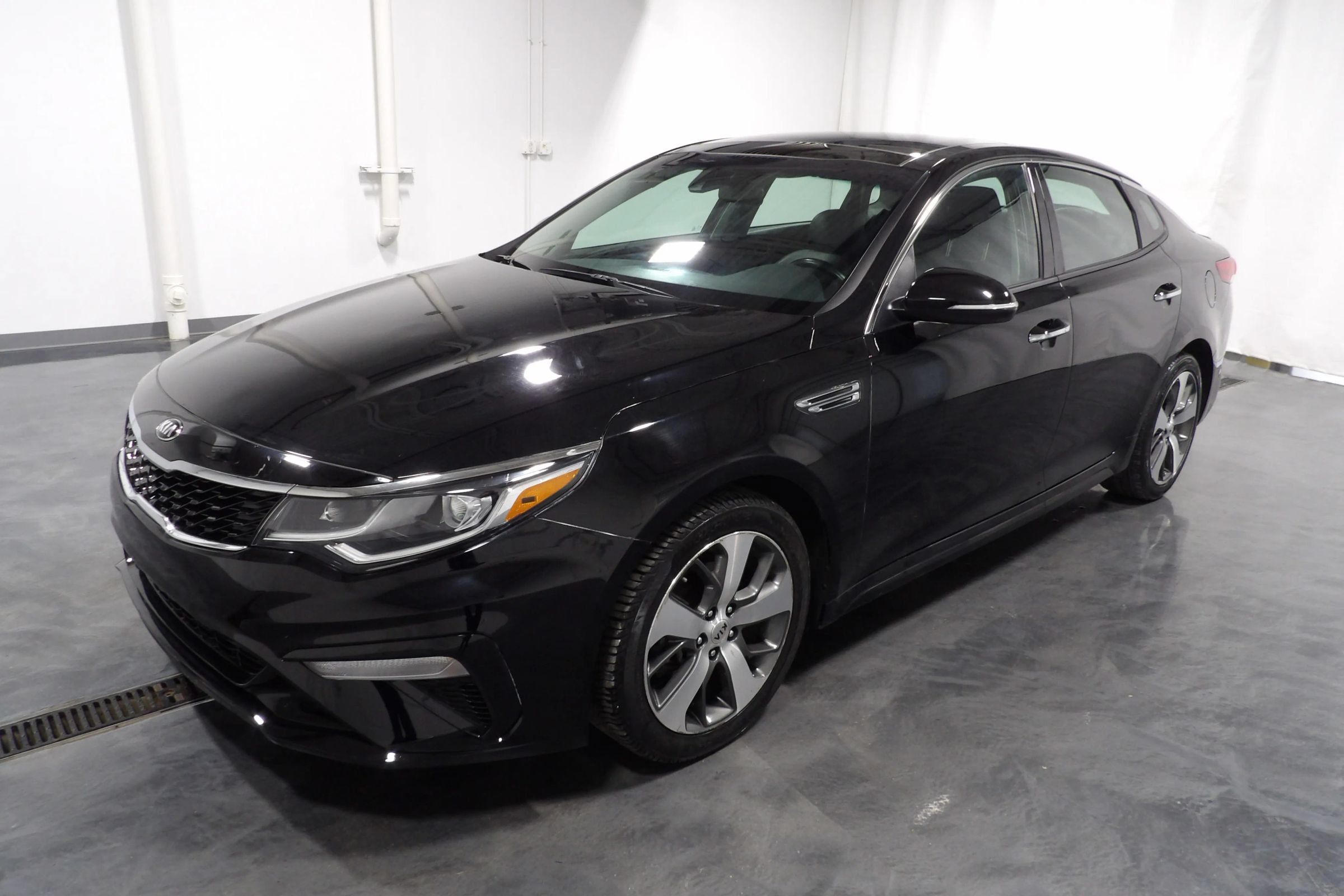 Used 2020 Kia Optima S w/ S Panoramic Sunroof Package FWD image 3