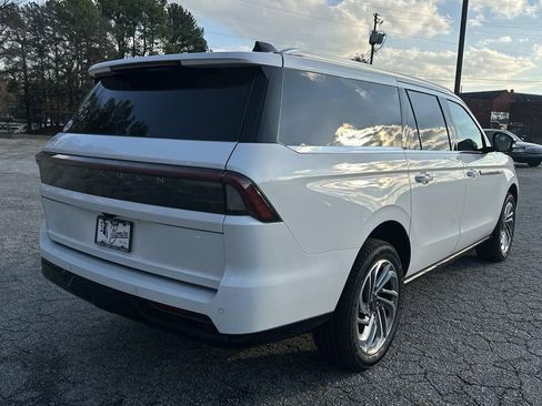 New 2026 Lincoln Navigator L Reserve image 7