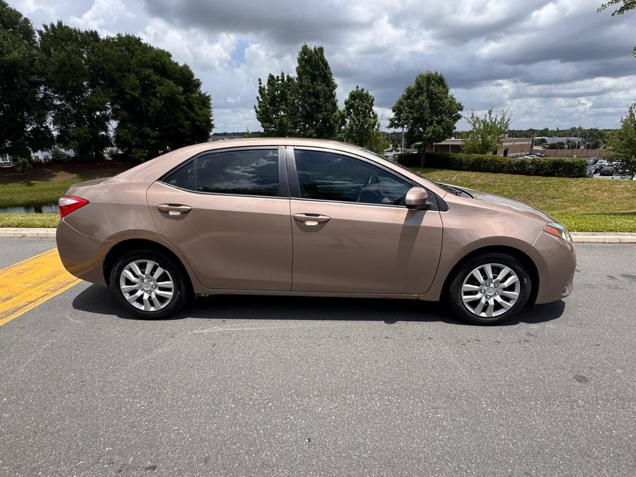 Used 2016 Toyota Corolla LE FWD image 33