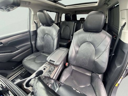 Used 2020 Toyota Highlander Platinum AWD/4WD image 19