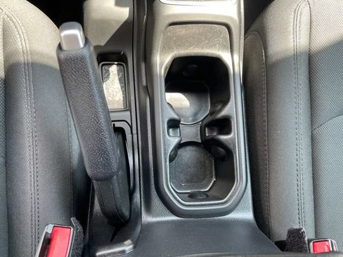 Used 2021 Jeep Wrangler Sport AWD/4WD image 28