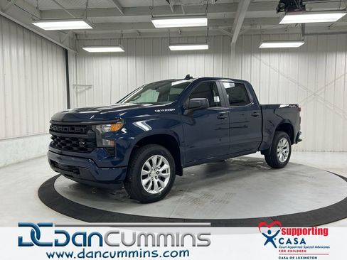 Used 2023 Chevrolet Silverado 1500 Custom image 1