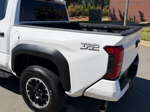 Used 2025 Toyota Tacoma 4x4 w/ TRD Off-Road Package image 5