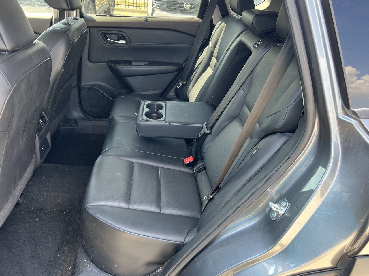 Used 2023 Nissan Rogue SV w/ SV Premium B Package FWD image 10