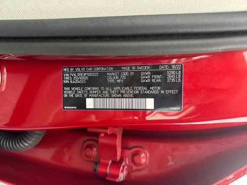 Certified 2023 Volvo XC60 B5 Plus image 34