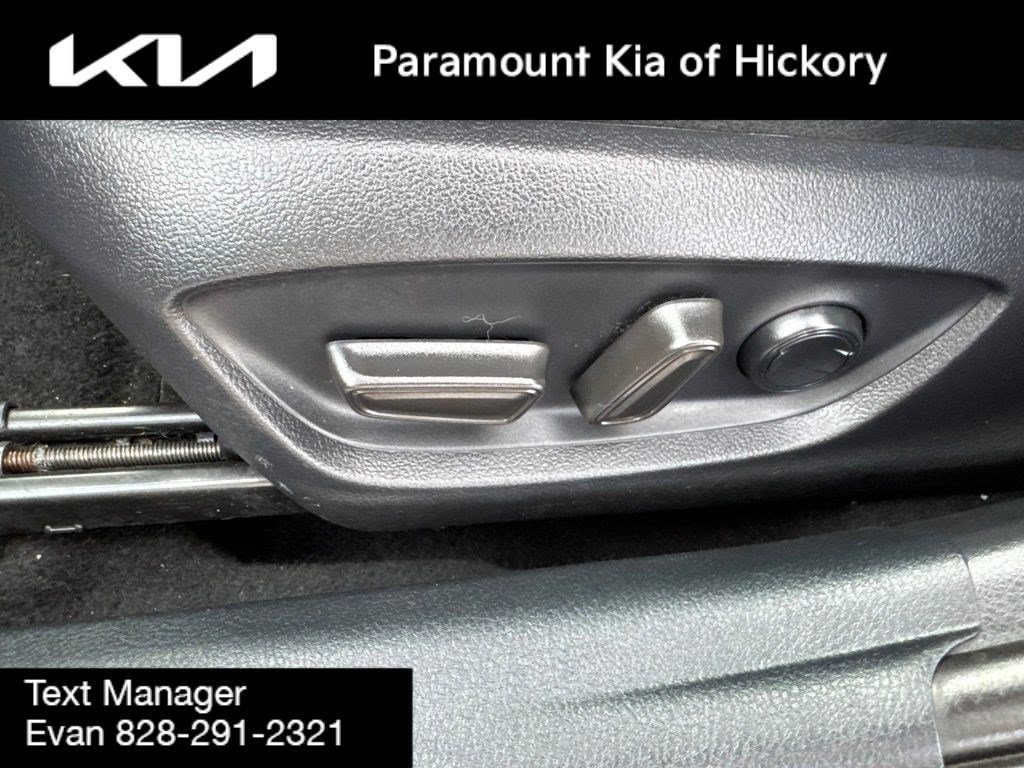 Used 2023 Toyota Camry SE FWD image 19