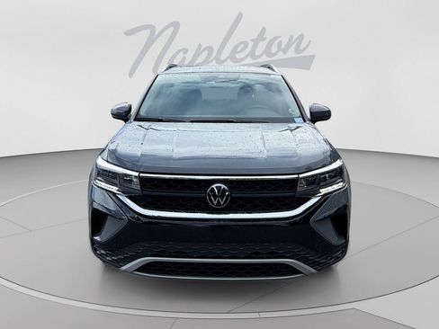Used 2024 Volkswagen Taos SE FWD image 9